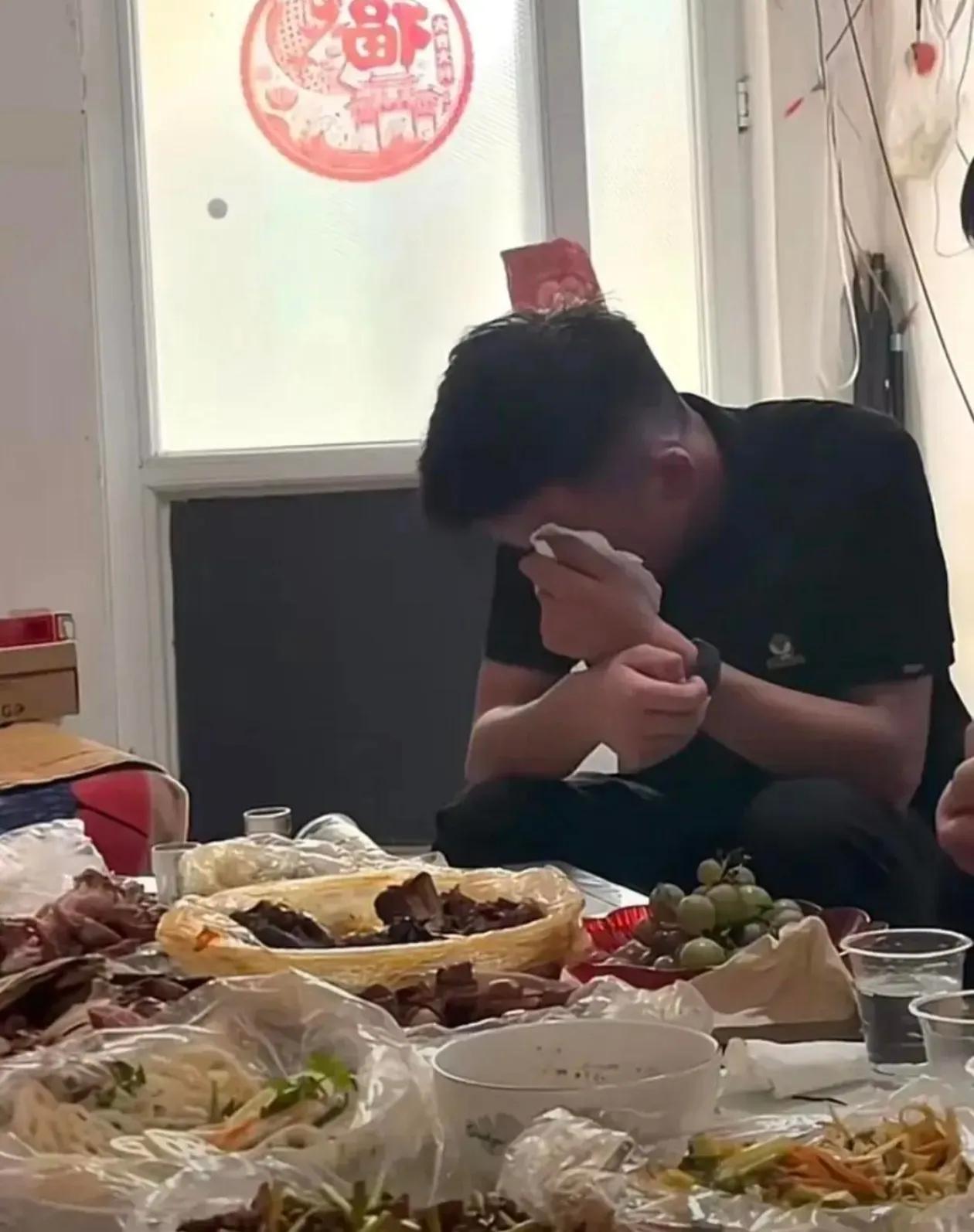 所有的女婿都要牢牢记住以下15点：

 第一条：别在小两口吵架时，轻易站队，岳父