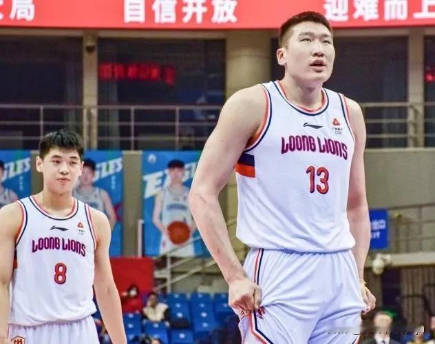 真不容易！广州男篮含泪甩卖当家中锋，这笔交易让我们彻底认清的3个事实。

1. 