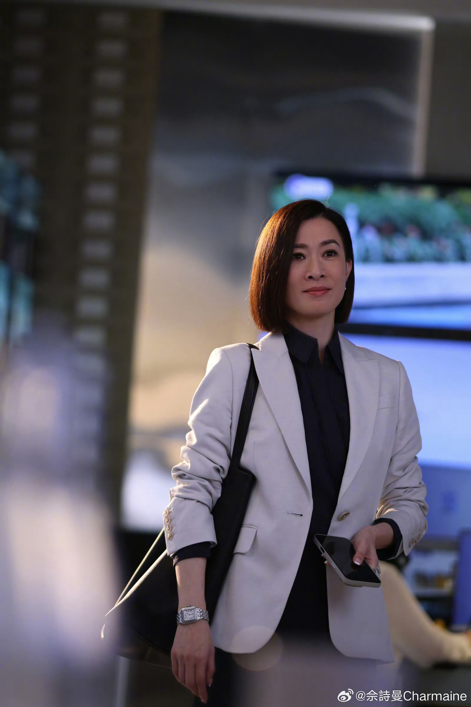 据港媒报道，演员佘诗曼在最新采访中透露，自己已经正式立下遗嘱。她表示：“前些日子