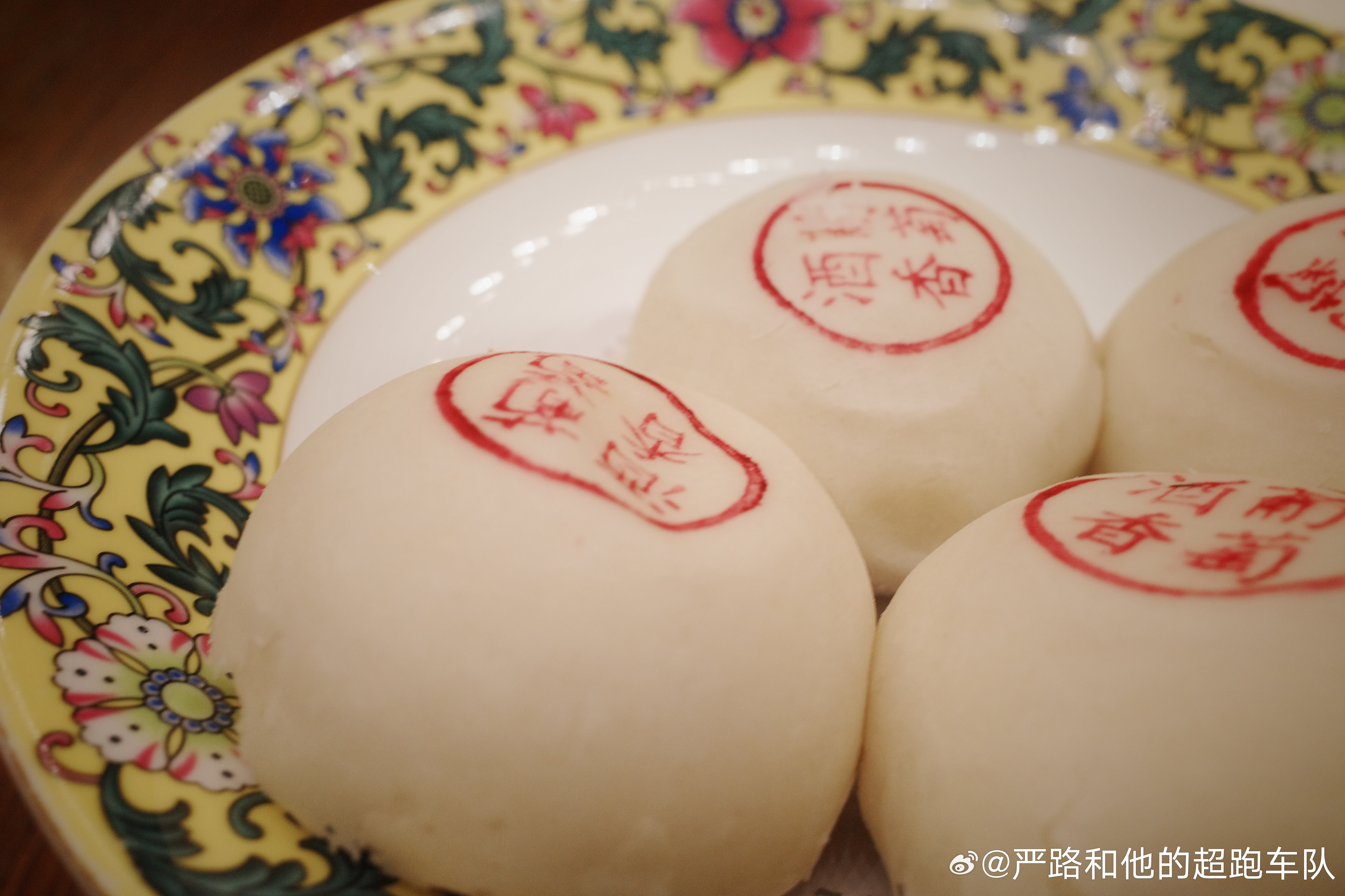 你接受什么，什么就消失，你对抗什么，什么就存在。有缘躲不开，无缘碰不到。那些平凡