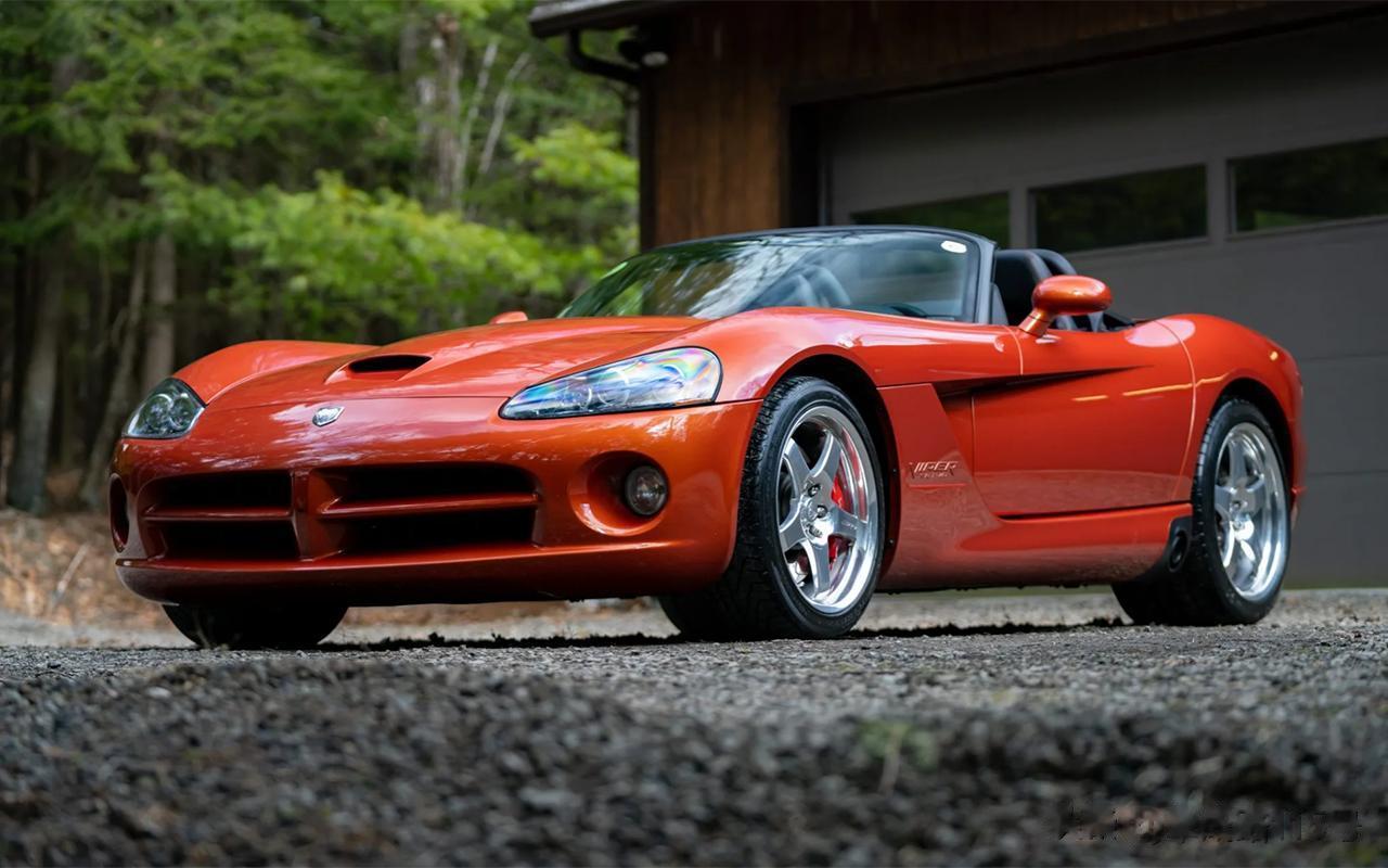 2005年道奇蝰蛇SRT-10
