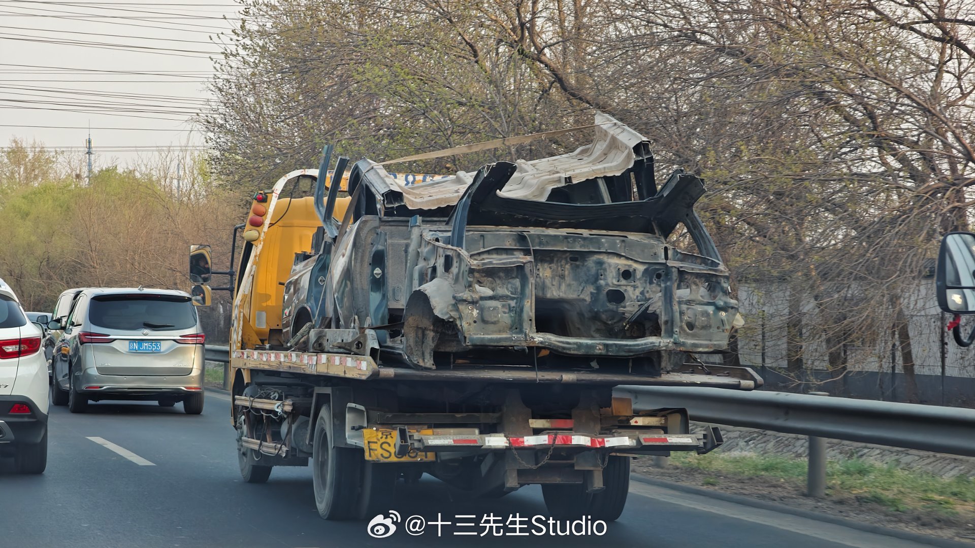 即将去压饼的LC80和镗缸仔