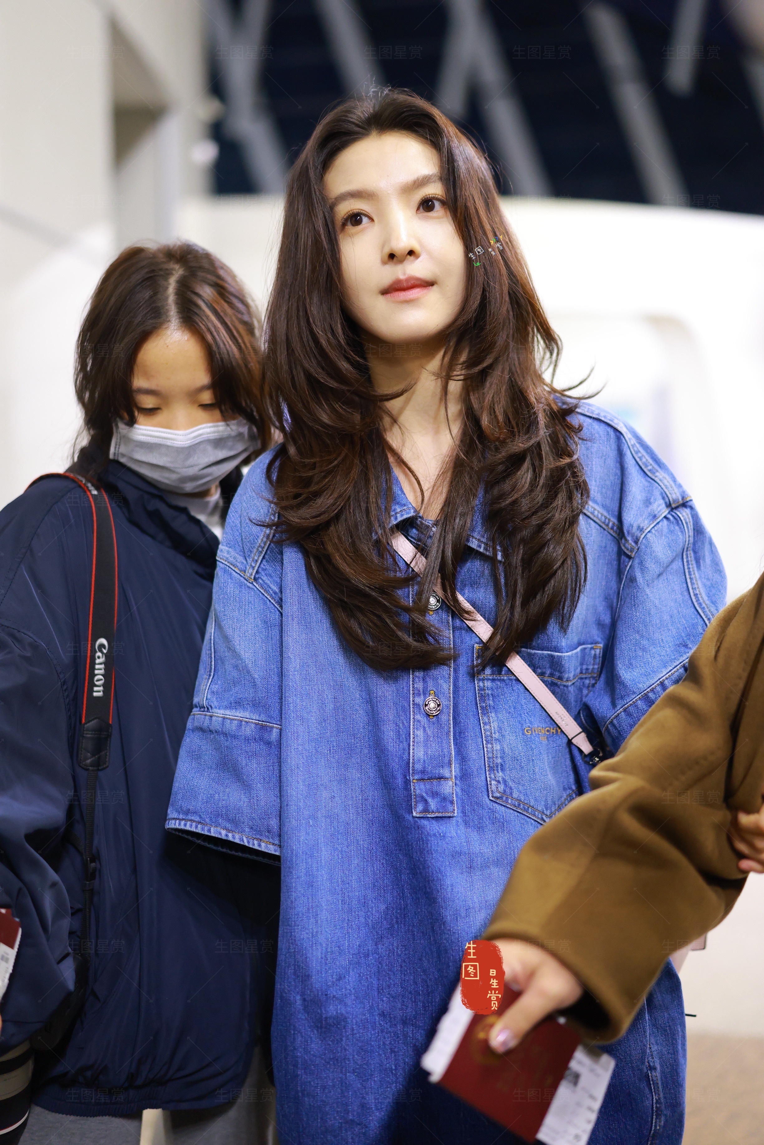 章若楠260304出发巴黎牛仔楠楠活力俏甜💙💋章若楠出发参加巴黎时装周