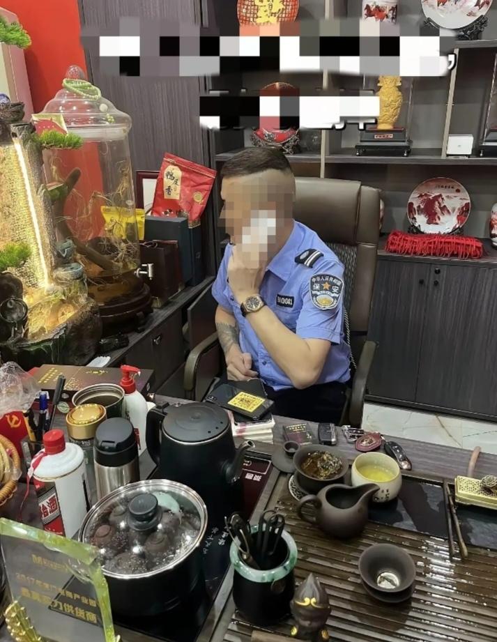 普通人有机会，有能力一定要去考公务员！虽然前期会比较辛苦，但是以后工作稳定了，公