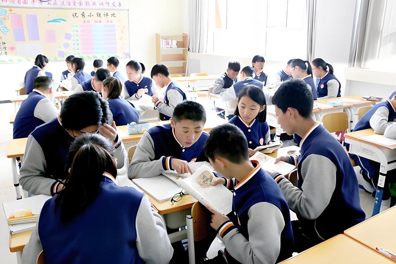 想帮初三孩子提分，家长先改这几个臭毛病🔥
很多家长一到初三就慌了神，天天催学习