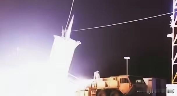 伊朗与美国的战争进入第三周

美国在中东的军事基地，一个个被炸了。

连他们最厉