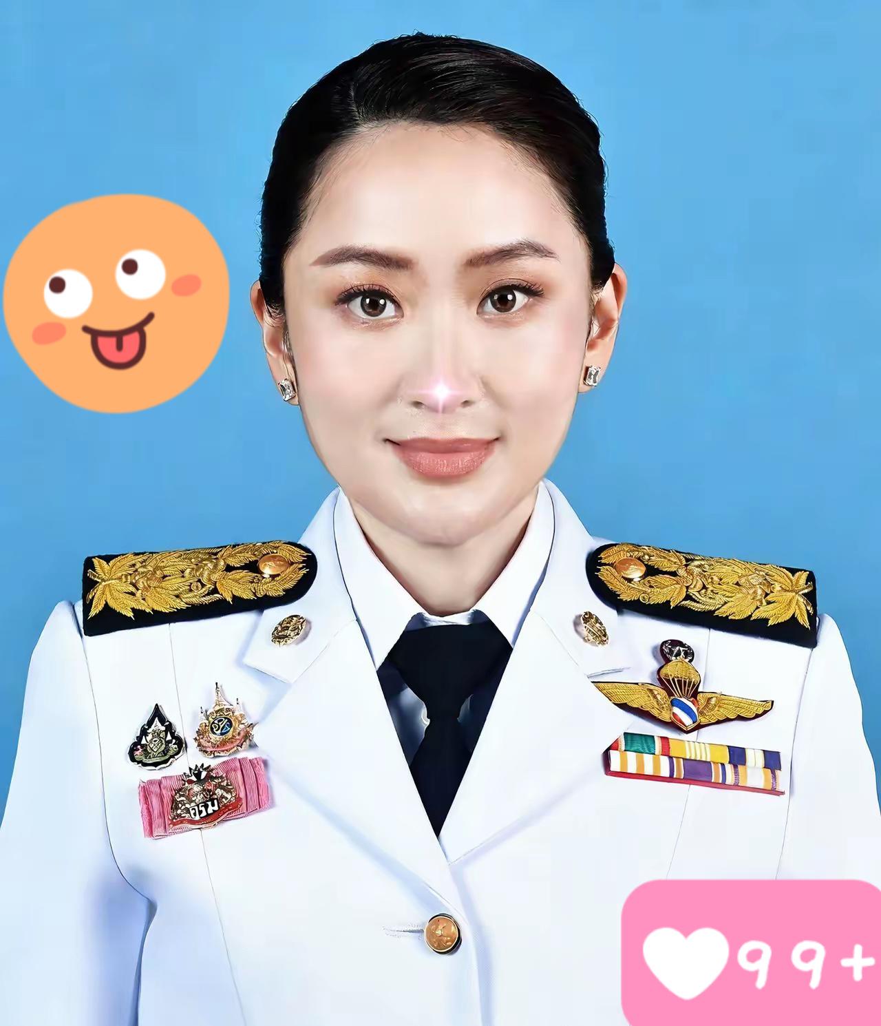 这么说吧，泰国这波操作，就像个会过日子的人家，听说隔壁菜市场可能要打仗了，赶紧趁