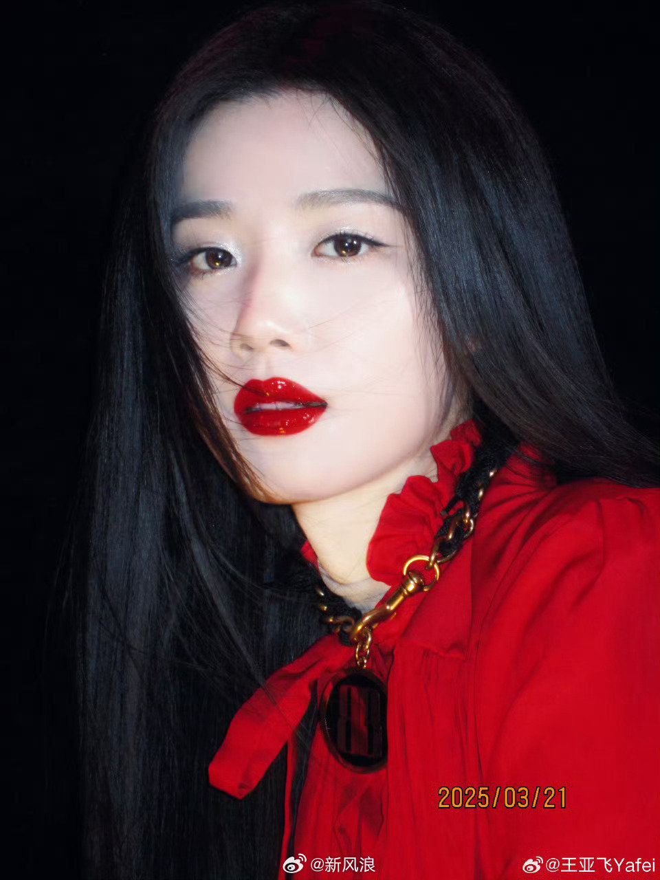卢昱晓《时尚先生fine》造型，好特别[好喜欢] ​​​