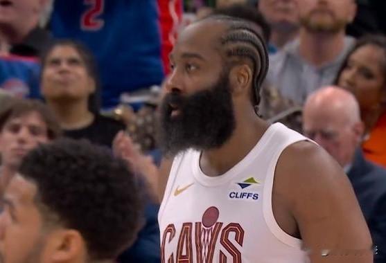 NBA东部半决赛实时战况，坎宁安20分4助攻，哈登13分，活塞半场领先骑士8分！