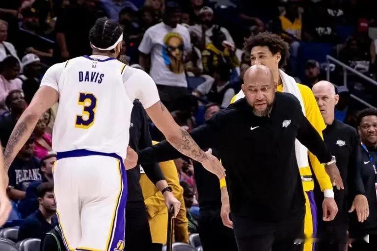 据NBA内部人士Adrian Wojnarowski的见解暗示：湖人可能会继续保