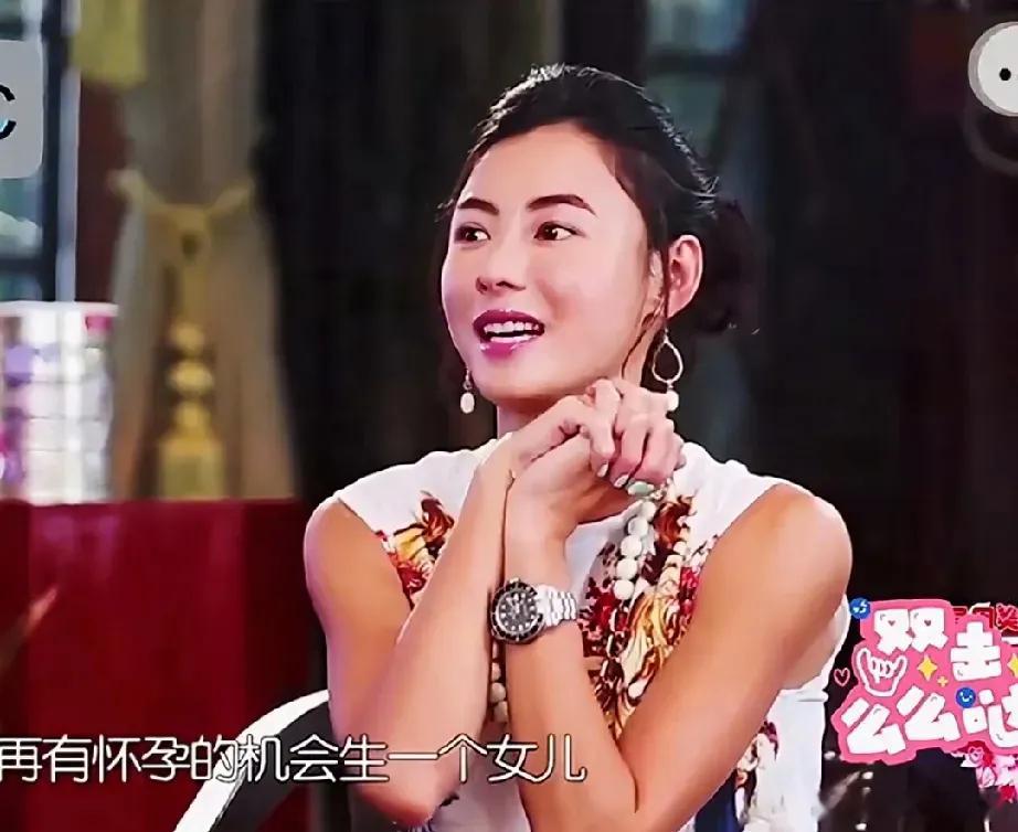张柏芝想再生个女儿，目标是 4 到 5 个孩子。沈凌问她一个人带孩子辛不辛苦，又