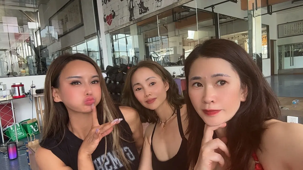 6小时的造型课程，期待你们在舞台上精彩表现[加油][加油]健美运动员培训