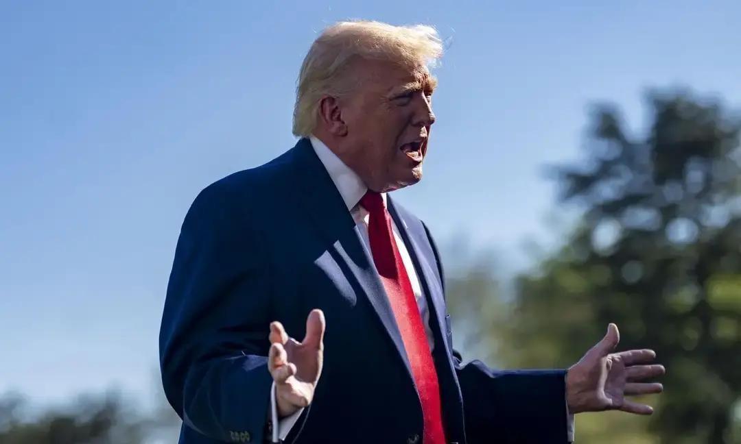 4月13日凌晨，中东局势明显升级。美国把“封锁令”正式落地，并且让军舰逼近霍尔木