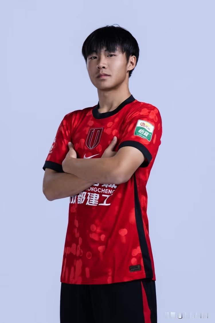17岁就踢上一线队，帅惟浩这回是真的"入阵"了

德转显示，U17国脚帅惟浩已于