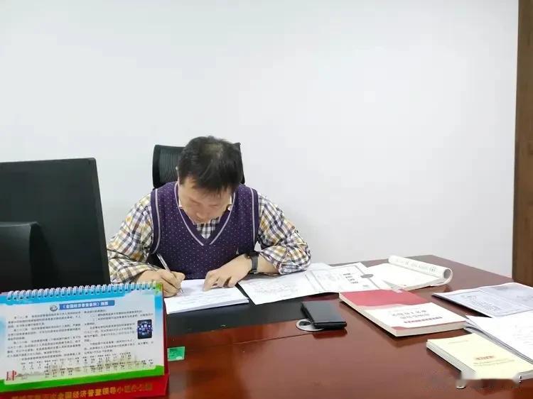 忙乎了这么晚，终于达成一致意见，投诉事项得到解决，原来消费者协会不是一家单位主体