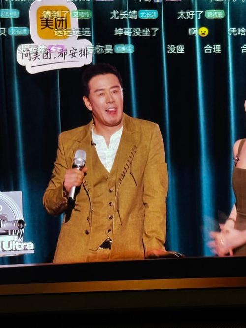 杨坤在节目遗憾止步，眼眶泛红轻声发问：为什么不留我多唱几首？他闭关苦练数月，精心