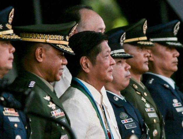 菲律宾多地爆发抗议游行：马科斯下台！

11月30日，菲律宾国内多地再次爆发抗议