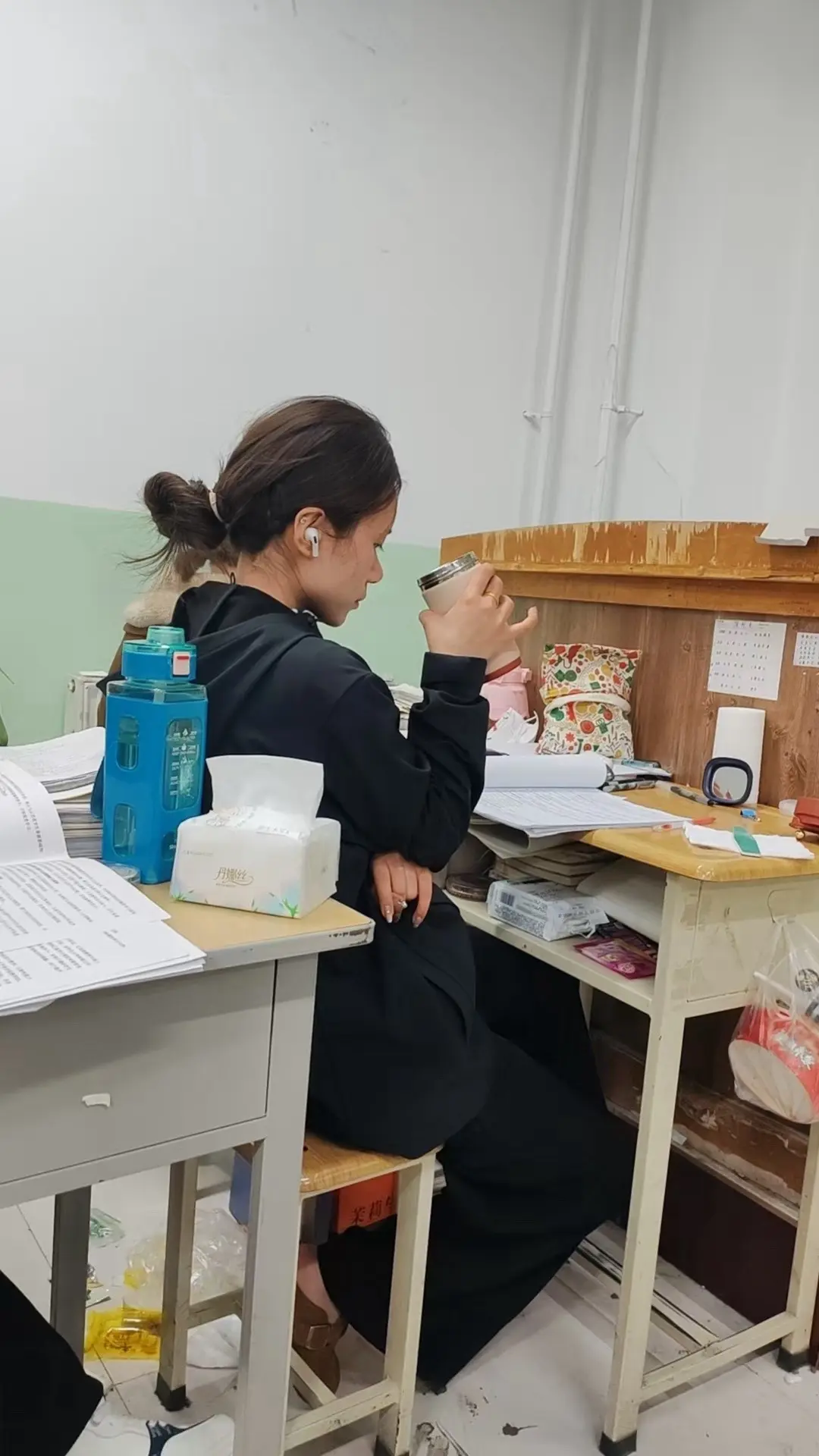 镜头是有温度的 在好朋友的镜头里 我是可爱的 明媚的在爱我的人镜头里 ...