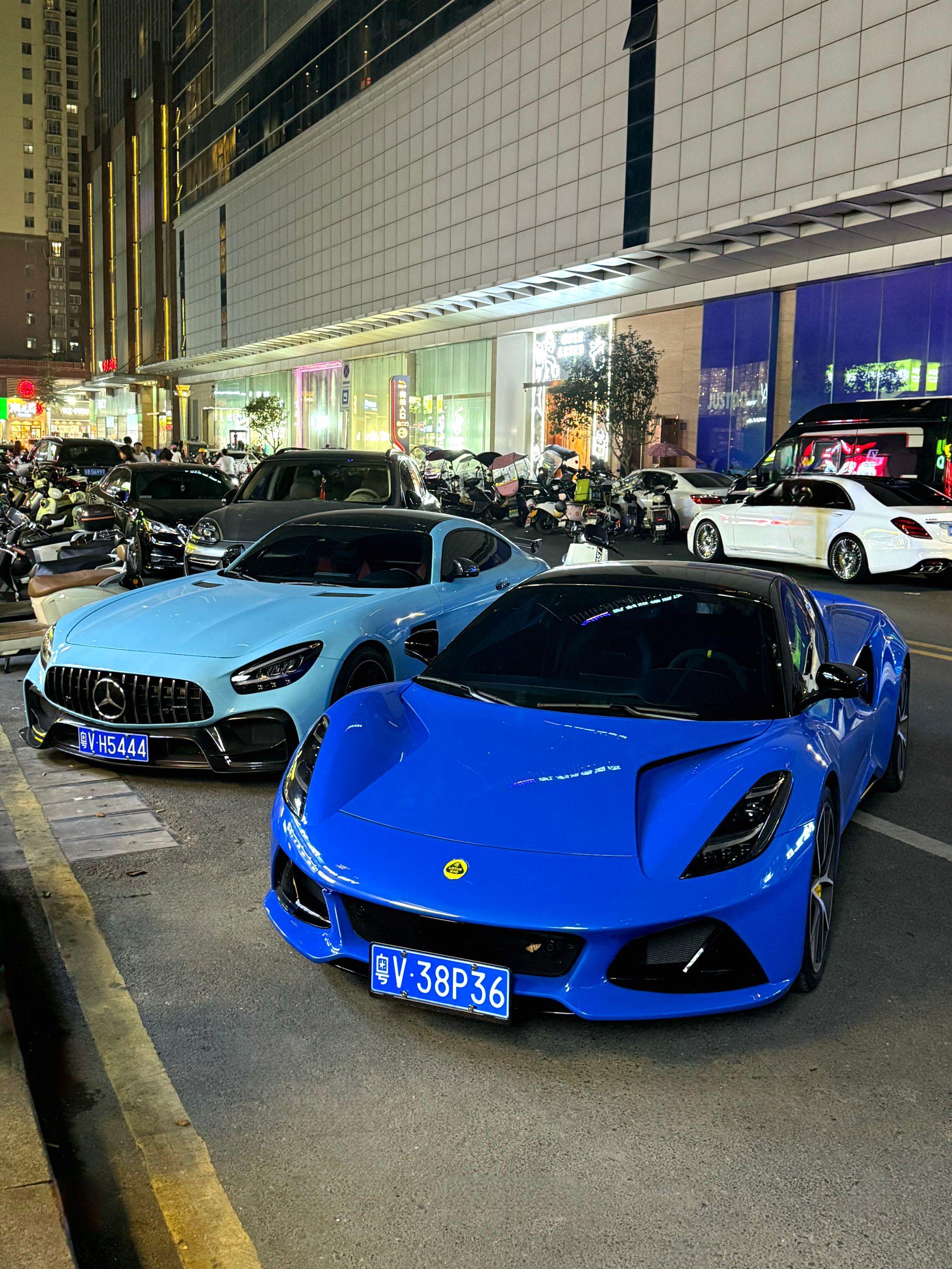 在这两个之间你会怎么选