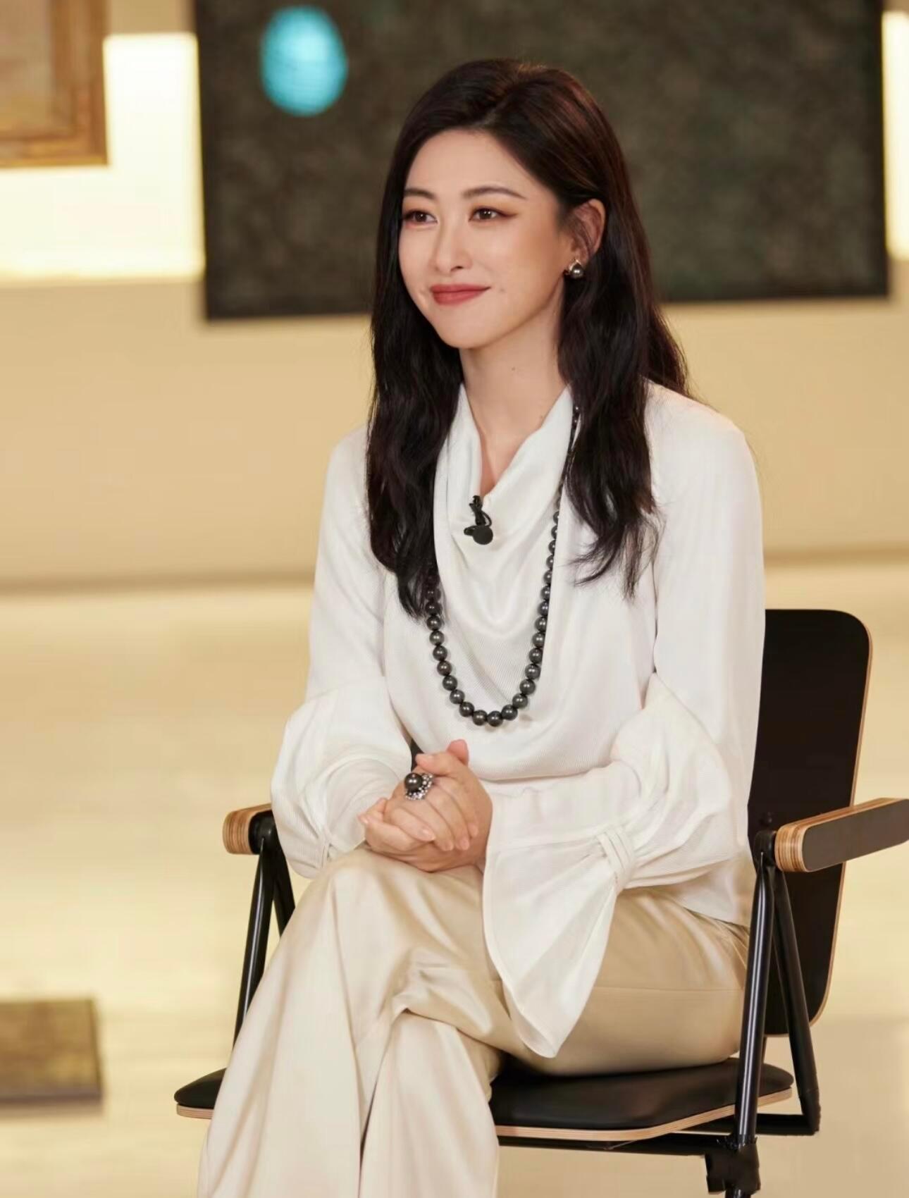 风格大赏softcore 被朱珠的穿搭狠狠种草了！妥妥的极致浪漫风，真的太戳人了