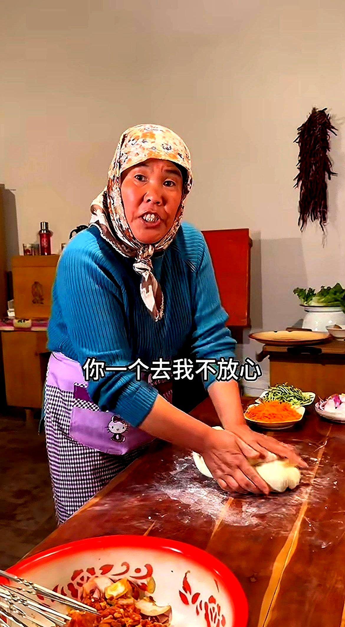 牧飒妈妈最近凭实力圈粉了！

当红主播在直播间意气风发时，谁也没想到背后有位悄悄