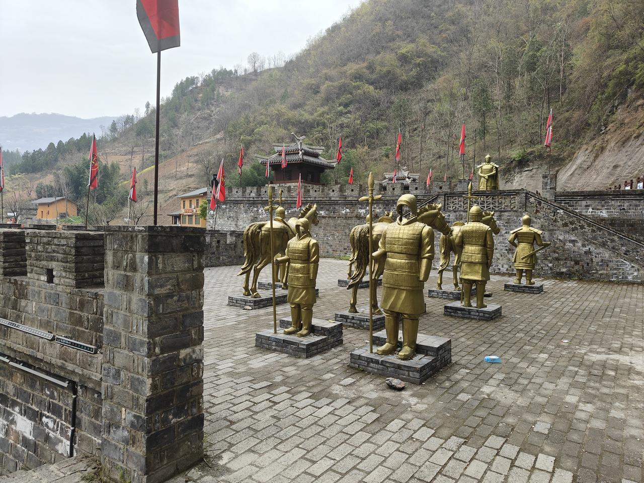 在部队时，我的转业志愿填的是公检法，当时我认为到公检法司比较合适我，在部队前几年