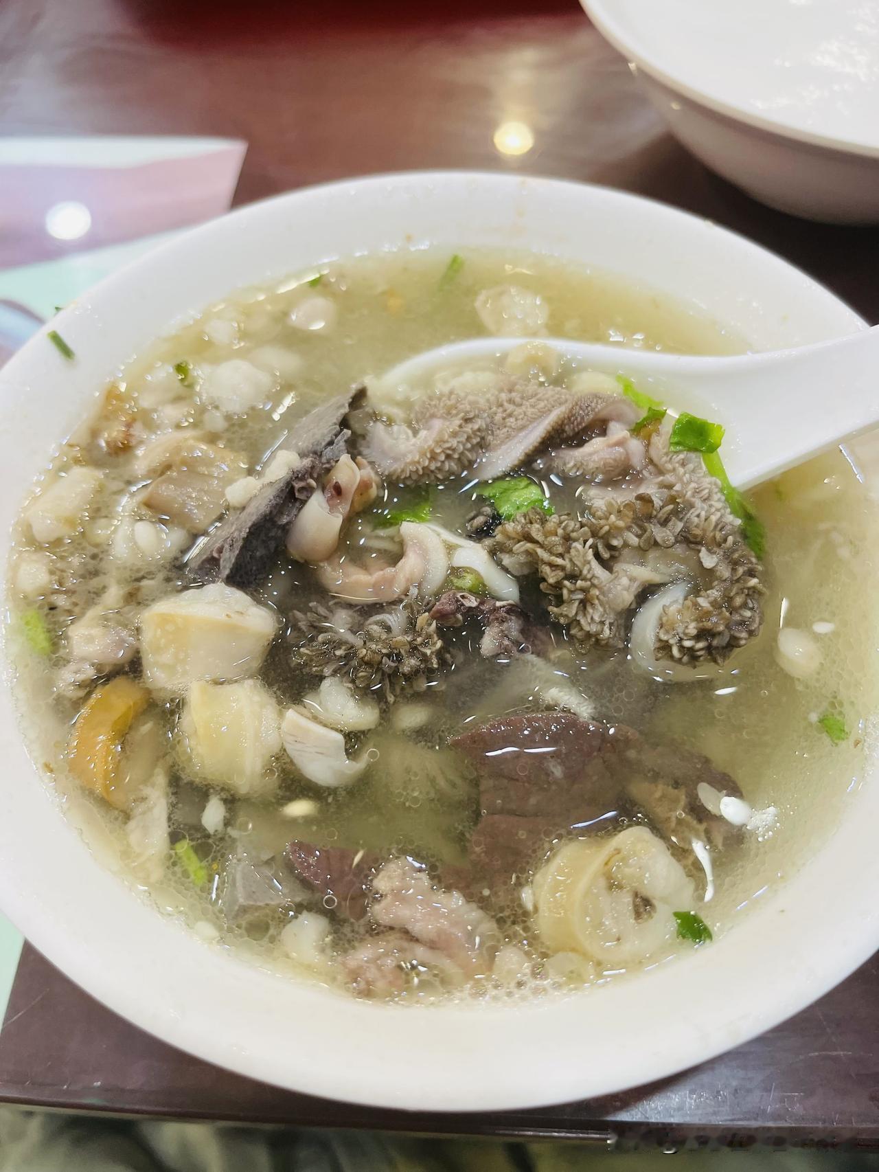 记录美味早餐立春，就要吃春卷[奸笑][奸笑]
老北京的早餐喝羊杂汤配烧饼，感觉还