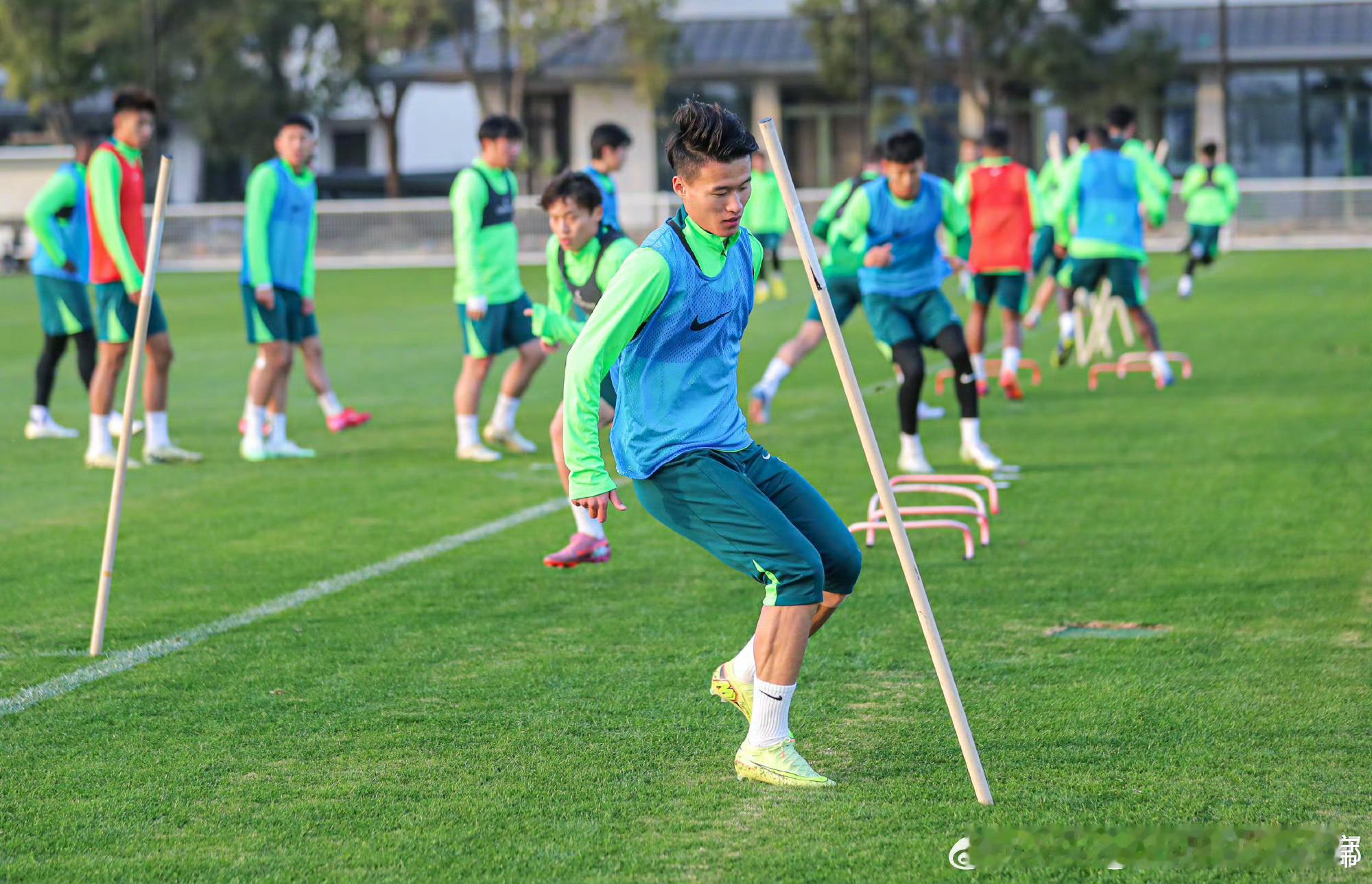 球队再结束越南之行后，没有返回北京。这几天一直在苏州备战即将到来的足协杯决赛！最