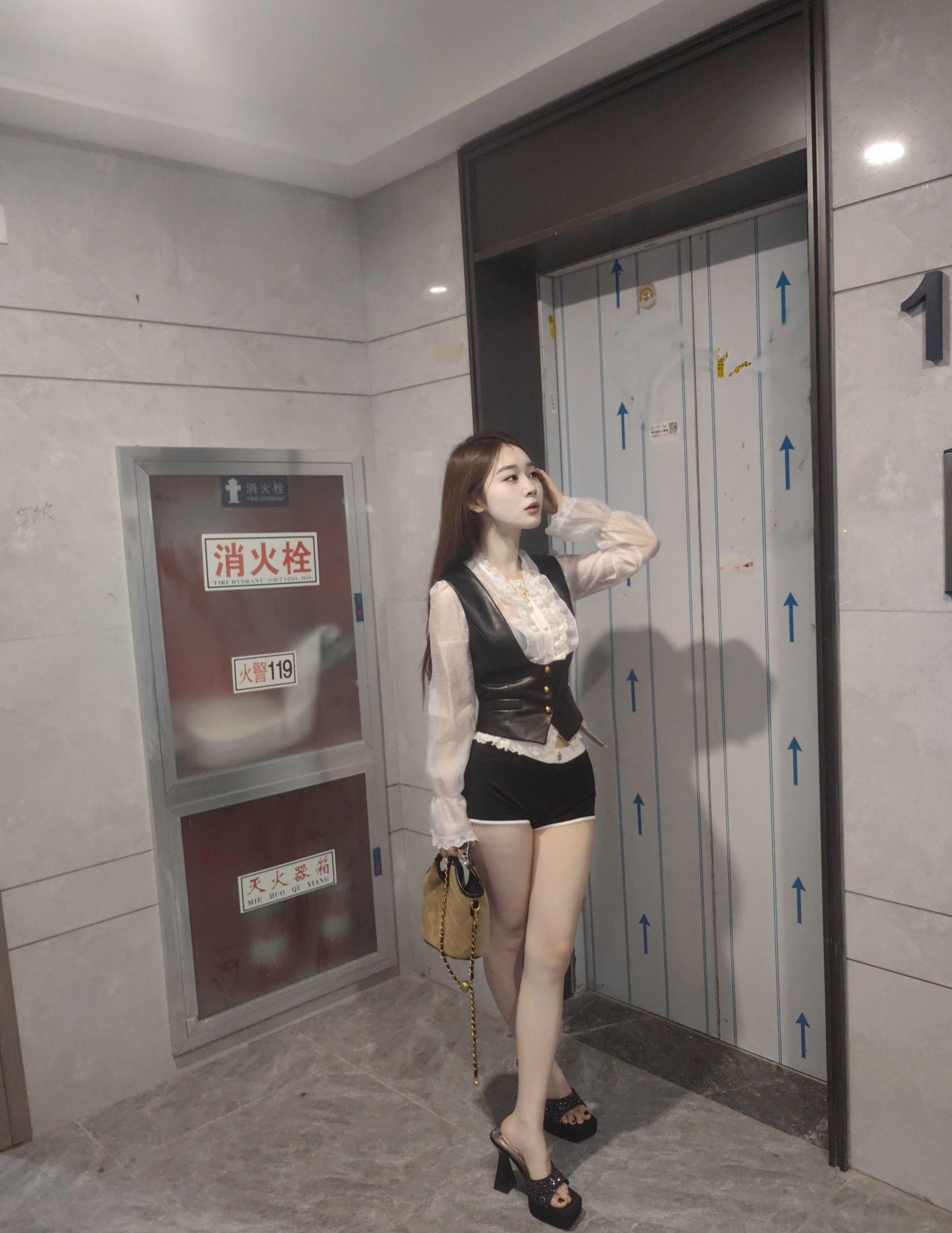 爱上我就不能爱上别的女孩