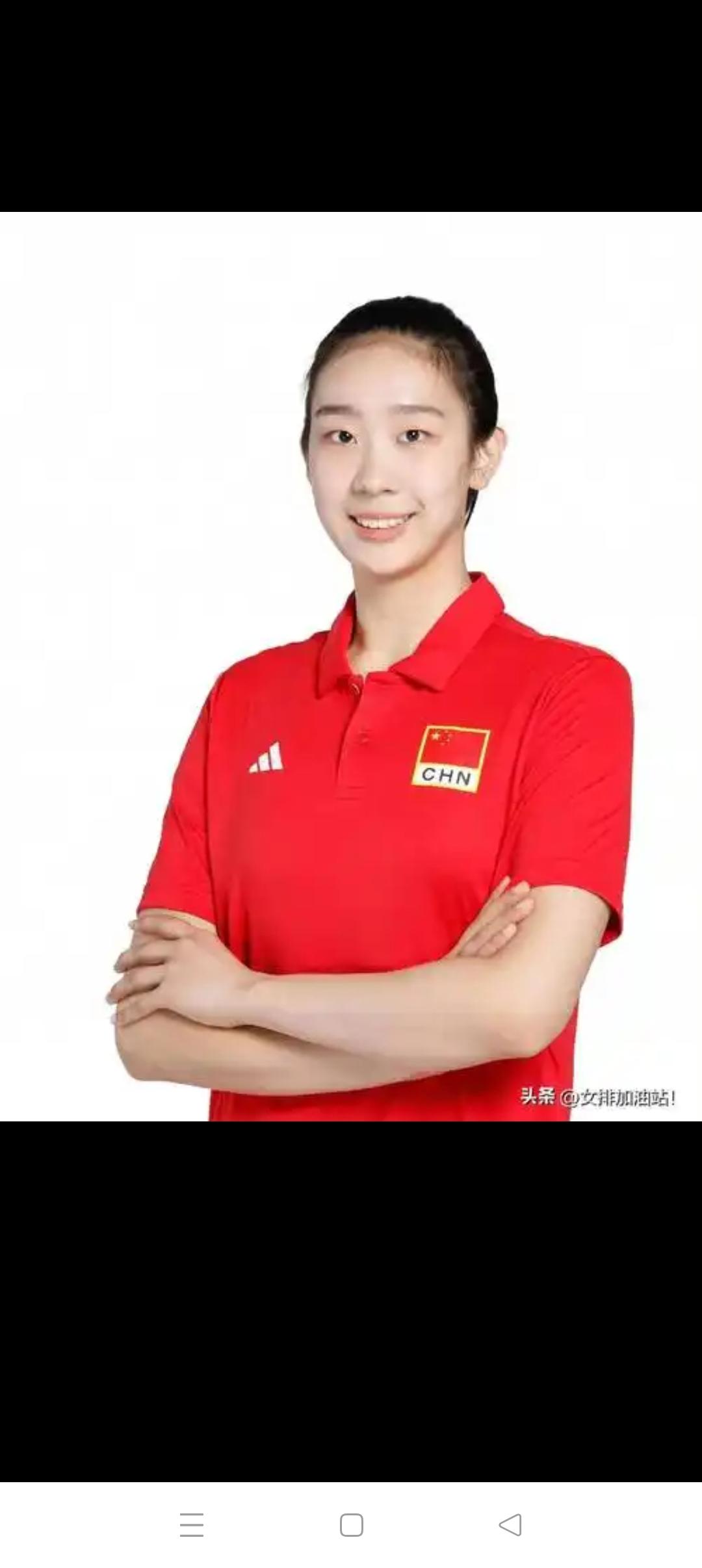 照我说，应该让万梓月去江门集训。其一，先天身体条件优越‌：2004 年出生即达 