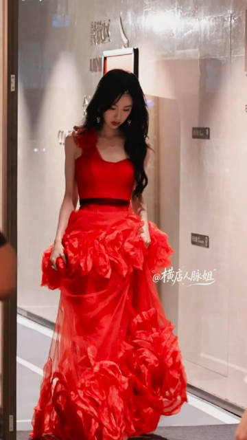 杨洋陈都灵等风热吻你路透 杨洋终于又演现偶了，天才法医许星纯适配度就很高呀，嘟嘟
