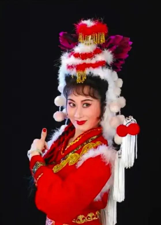 方圆天地，为头条联友对联：
一见钟情忘不掉，
三生疼爱永缠绵。