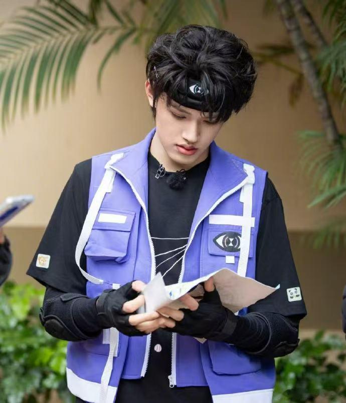 张极把猎人阿汤哥甩掉了 被张极的速度帅到尖叫！在节目里上演惊险逃脱，成功把超厉害