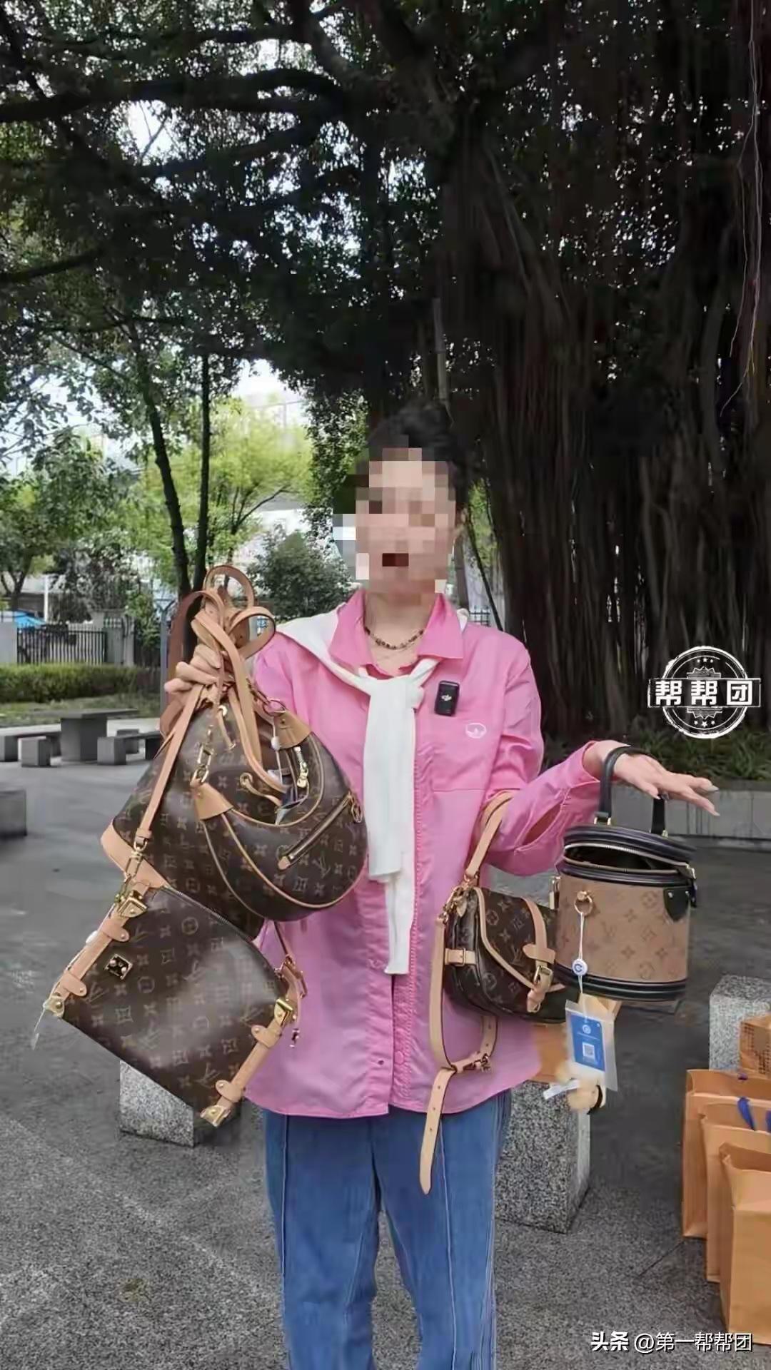 福建福州，女子曾在2家商场的LV专柜买了好几个包，最近她把其中4个包拿去转卖，却