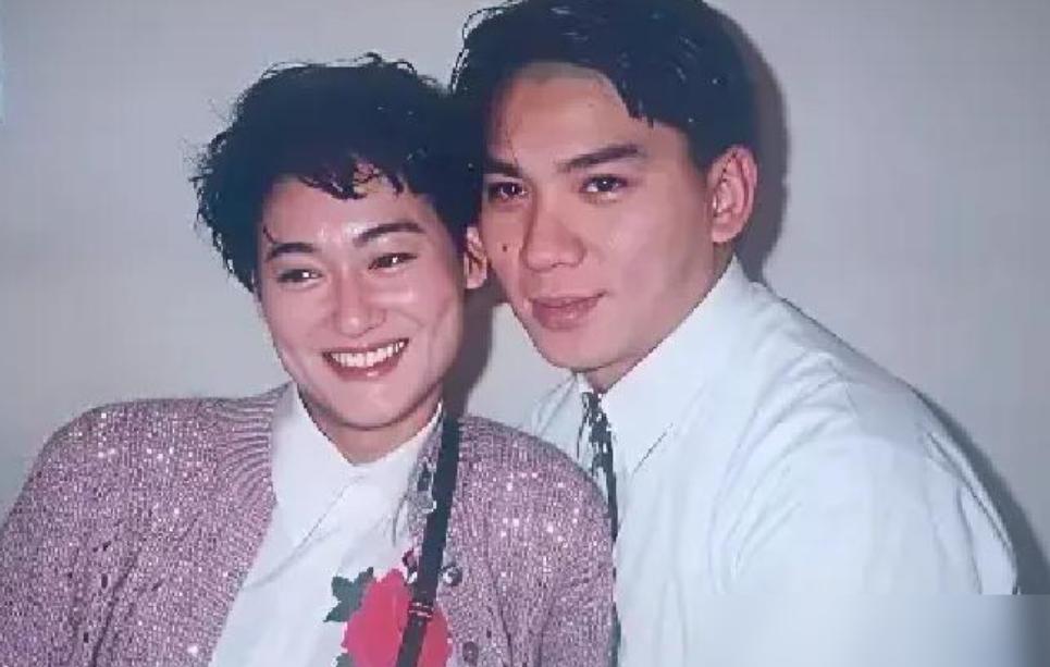 28岁那年，当红影后惠英红自掏几十万，跑去巴黎拍了一套全裸露点写真，直接把相恋的