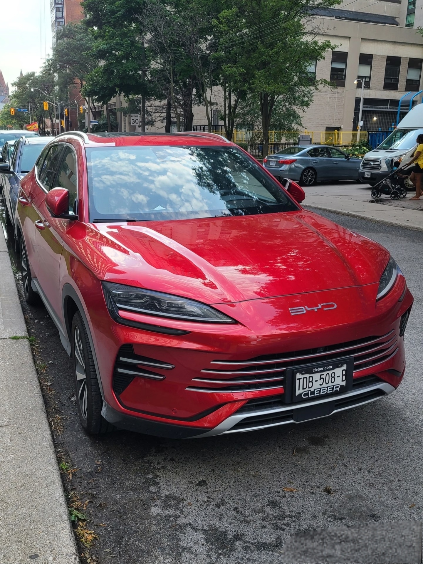 比亚迪电动汽车已获准在加拿大销售加拿大市场2025年新车销售190万辆，2024