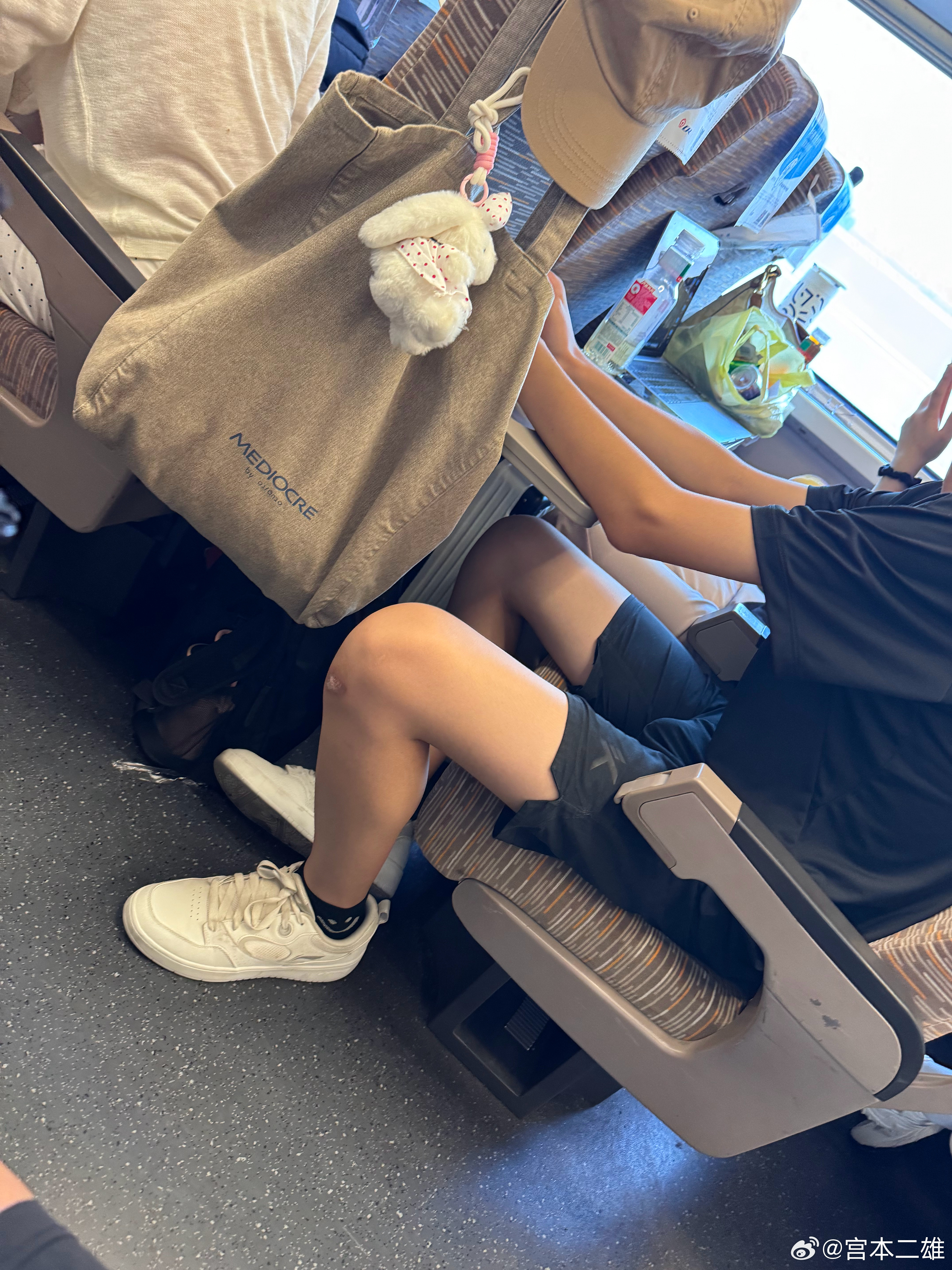 小狗好可爱～ 
