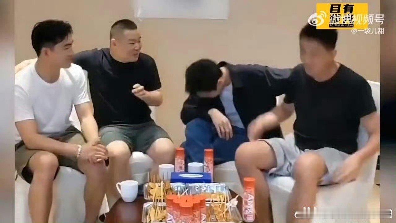 谁能管管林更新和他的抽象呀哈哈哈，他真的是名副其实的抽象大师，输出全靠脑洞，王彦