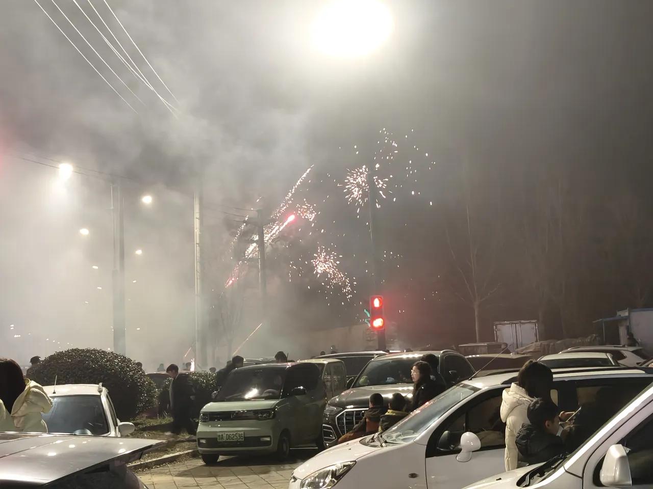 伊朗并不能与美以抗衡，但却可以极大的消耗美以，这才是美以最惧怕的地方。
美国要维