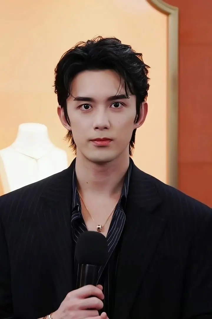 今晚宝格丽直播间的吴磊⌚ ​​​