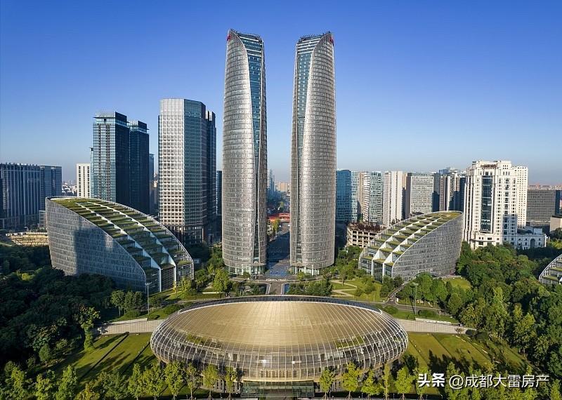 【⚠️新疆人，你们是被成都楼市割得最狠的韭菜，没有之一！】

最近又有几个伊犁、