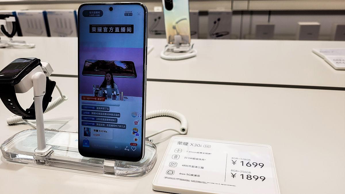 三杀封神！iQOO15Ultra焊死游戏旗舰天花板
 
游戏旗舰只堆参数不解决痛