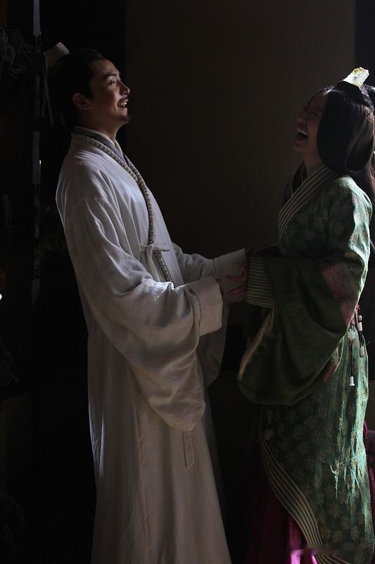 魏晋期间，曹子建即曹植，与上蔡县令甄逸之女相恋。曹子建的哥哥曹丕称帝后，甄氏成为
