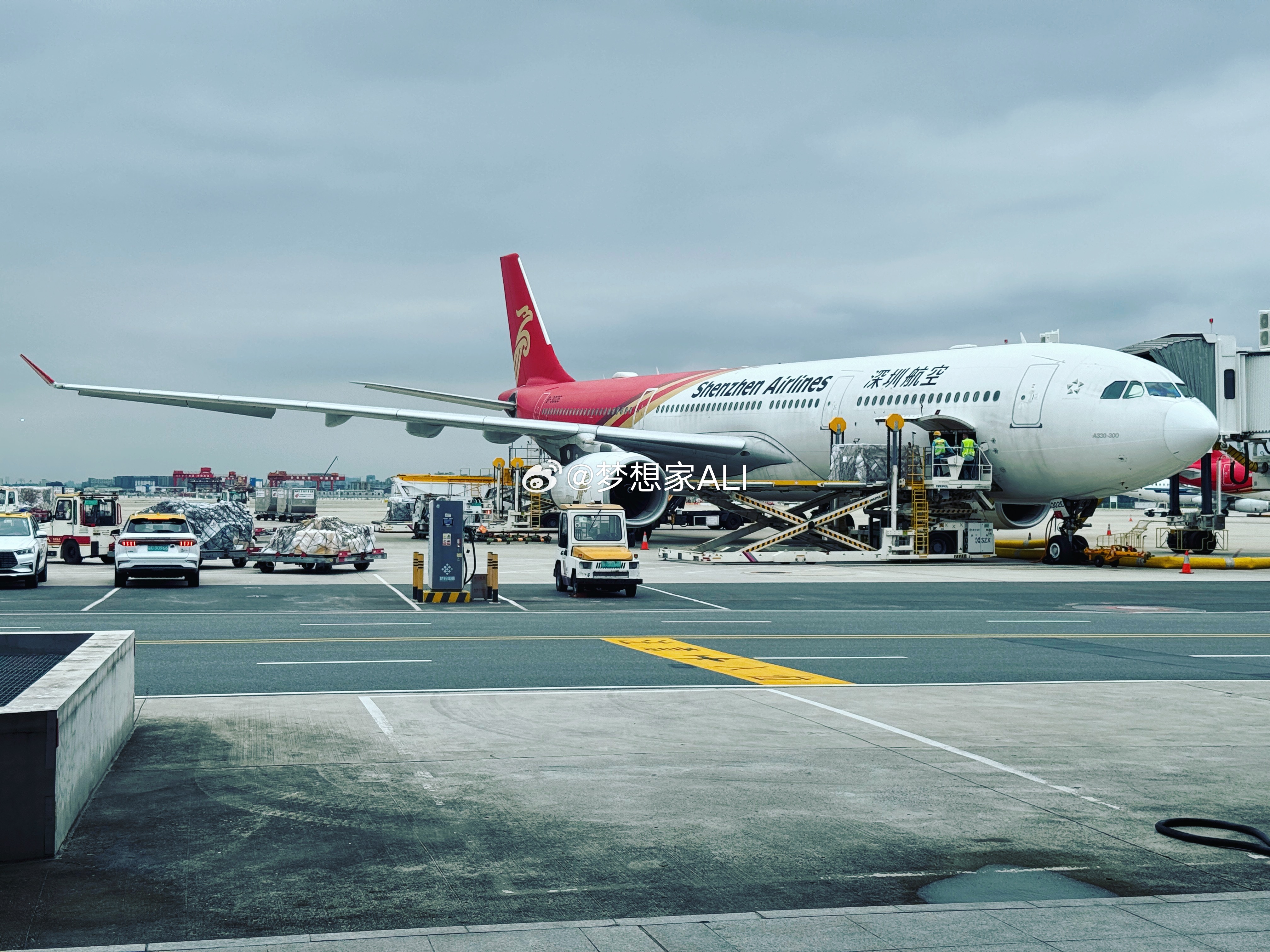 深圳✈️印象中上次来深圳还是上次～梦想家ALI  ​​​