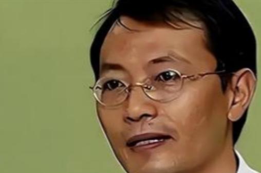 建议将中国分成7块，还愿替美国去死！很难想象这话是北大教授焦国标说的，作为高级知