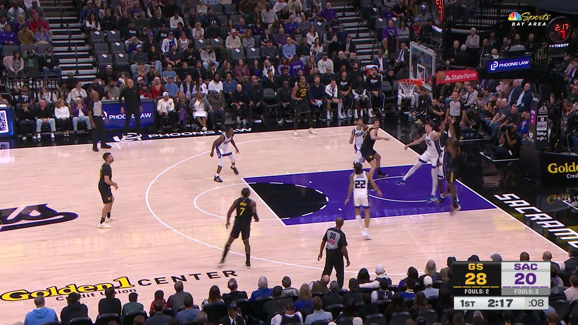 库明加2分入账🏀勇士32:20国王。勇士vs国王 ​​​