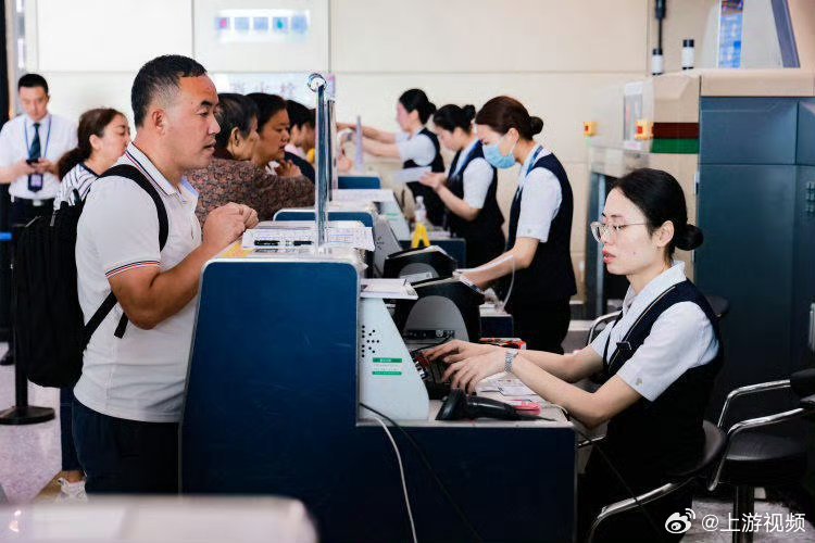 【#重庆航空将新开重庆往返西宁航线#】7月3日，南航旗下重庆航空发布消息，暑运期