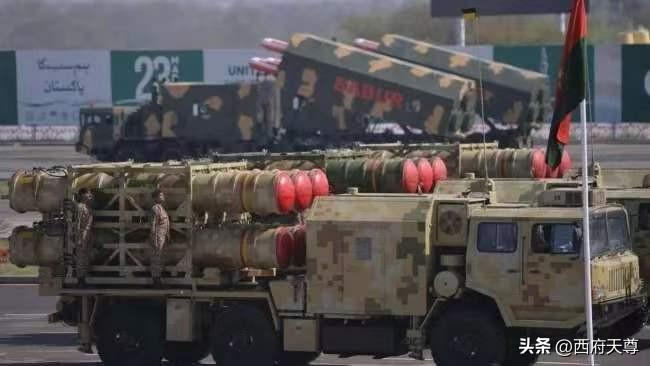 伊朗应该减少对沙特的攻击，因为沙特的保护者可不仅仅只有美国，还有巴基斯坦。去年，