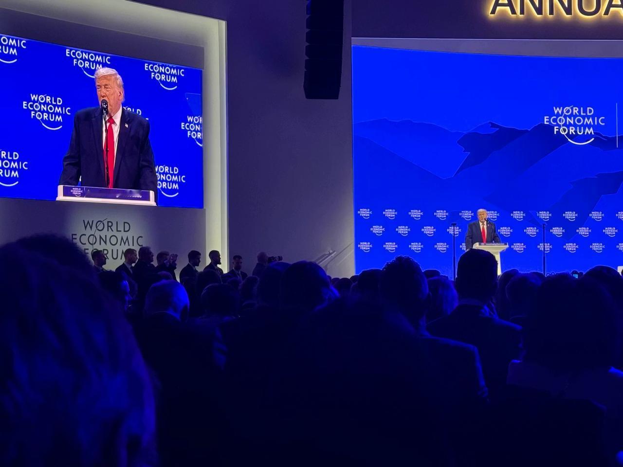 虽说川普不靠谱，但是在达沃斯世界经济论坛的演讲，隶属于川普的专场，参会的人员还不