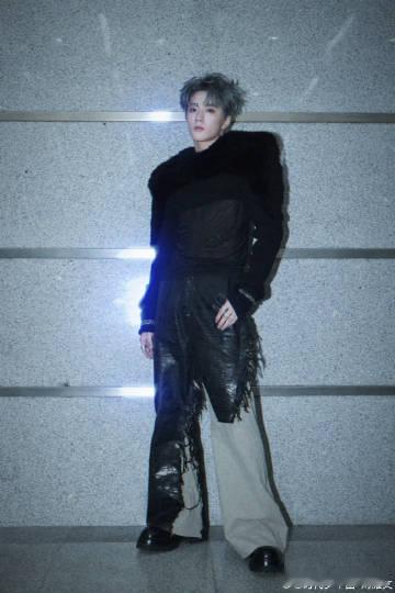 练习室版《SAUCE》自带贵气 Buff，旋律上头节奏带感，走路听自动卡点超丝滑